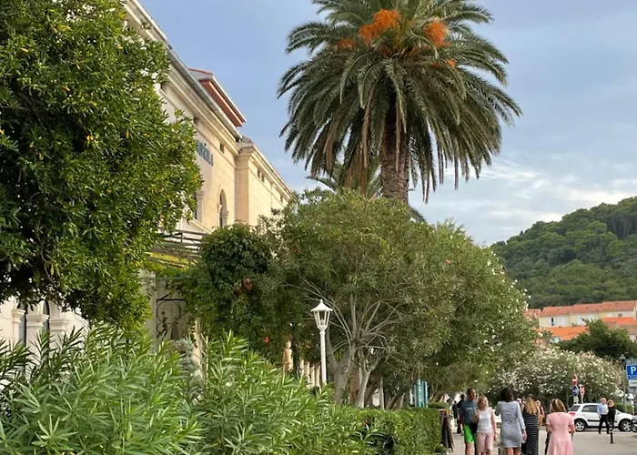 Villa Centenary Goose *