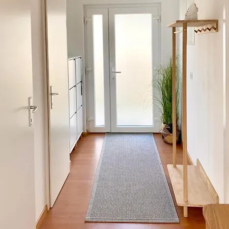 Centenary Goose فيلة *